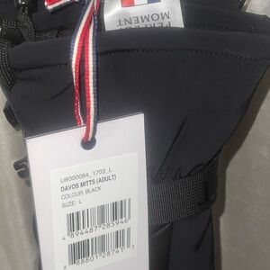 Perfect Moment Black Davos Mitts